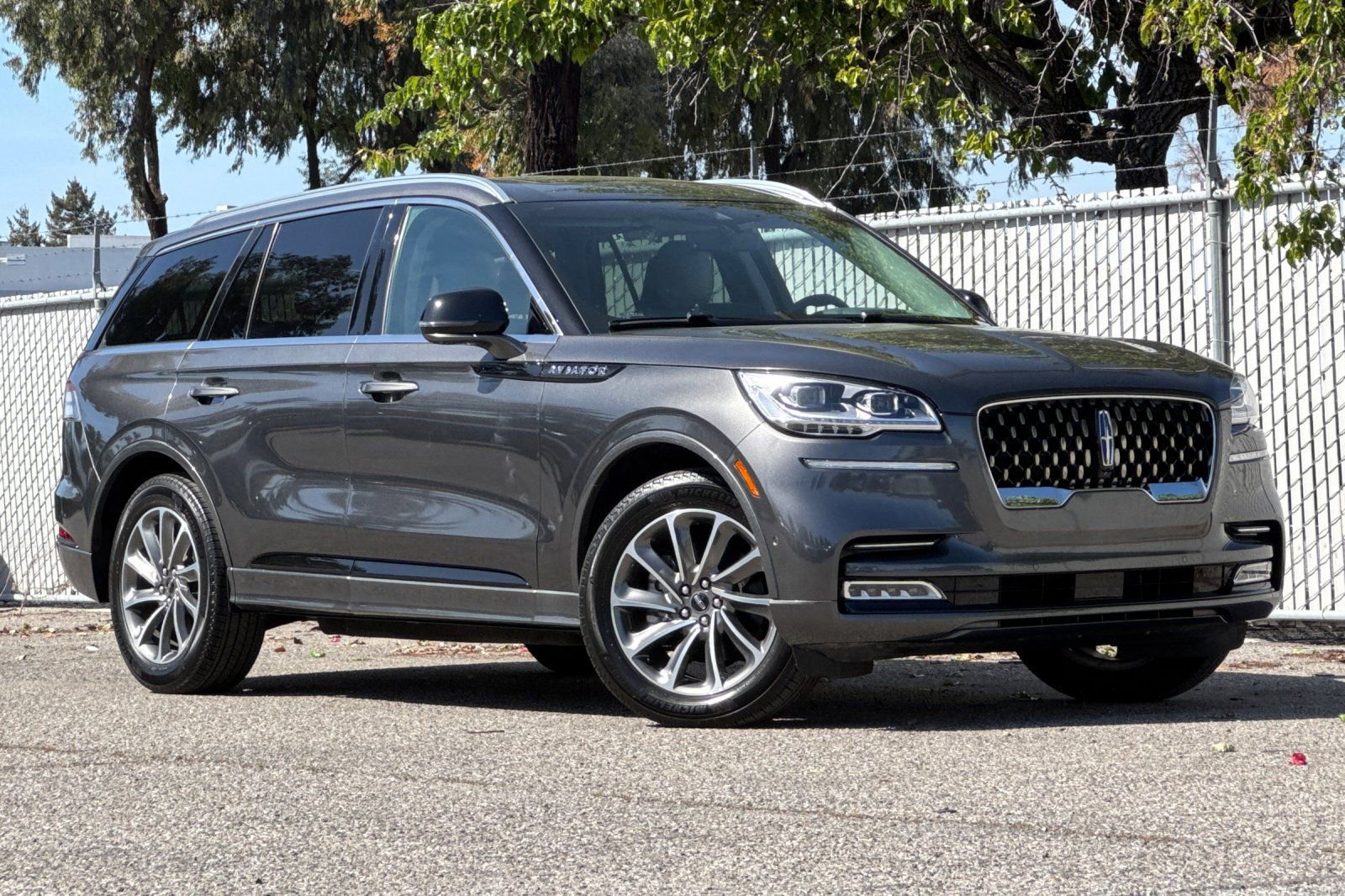 Certified 2020 Lincoln Aviator Grand Touring w/ Equipment Group 301A image 2
