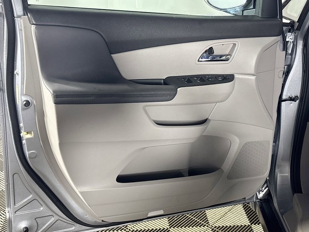Used 2016 Honda Odyssey SE image 10