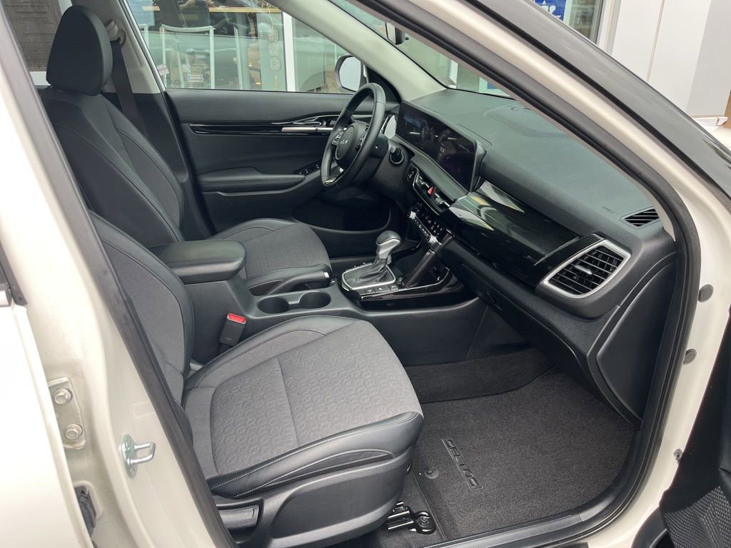 Used 2024 Kia Seltos X-Line AWD/4WD image 44