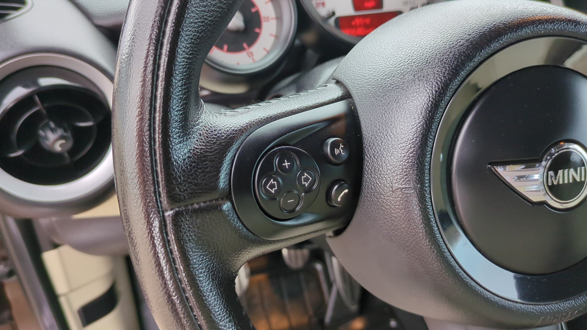 Used 2011 MINI Cooper S FWD image 16