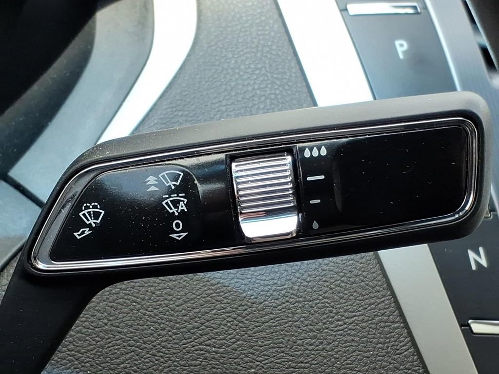 Used 2020 Lincoln MKZ Reserve w/ Elements Package AWD/4WD image 22