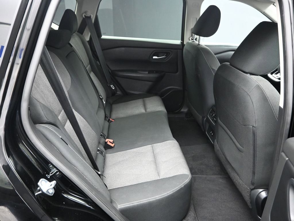 Used 2025 Nissan Rogue SV image 36