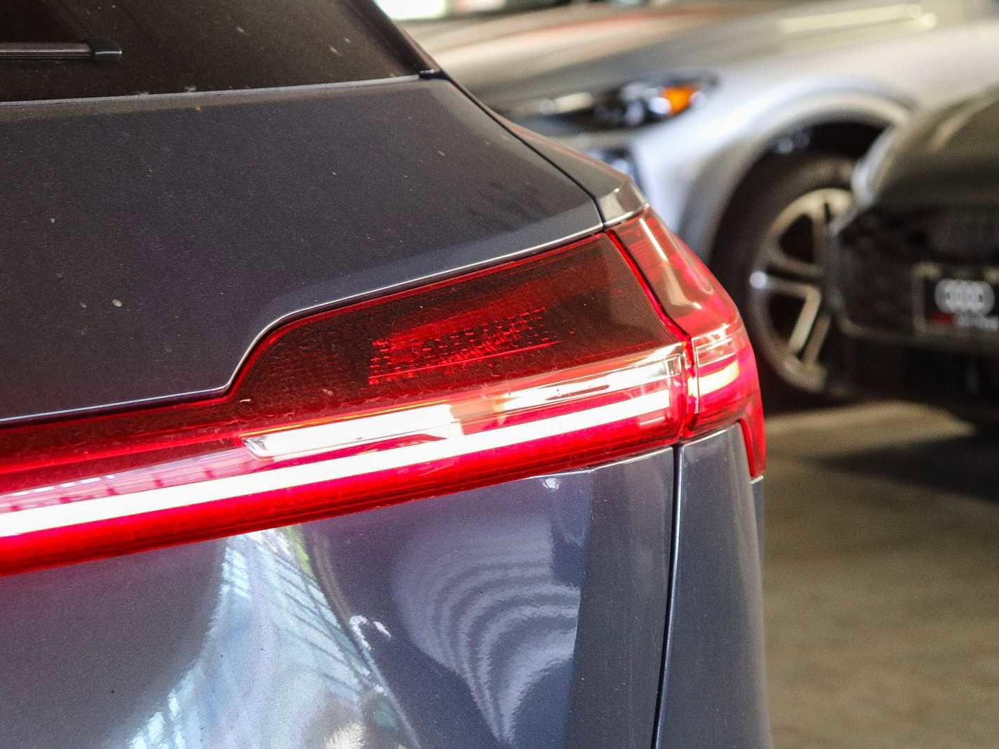 Used 2024 Audi Q8 e-tron Premium AWD/4WD image 11