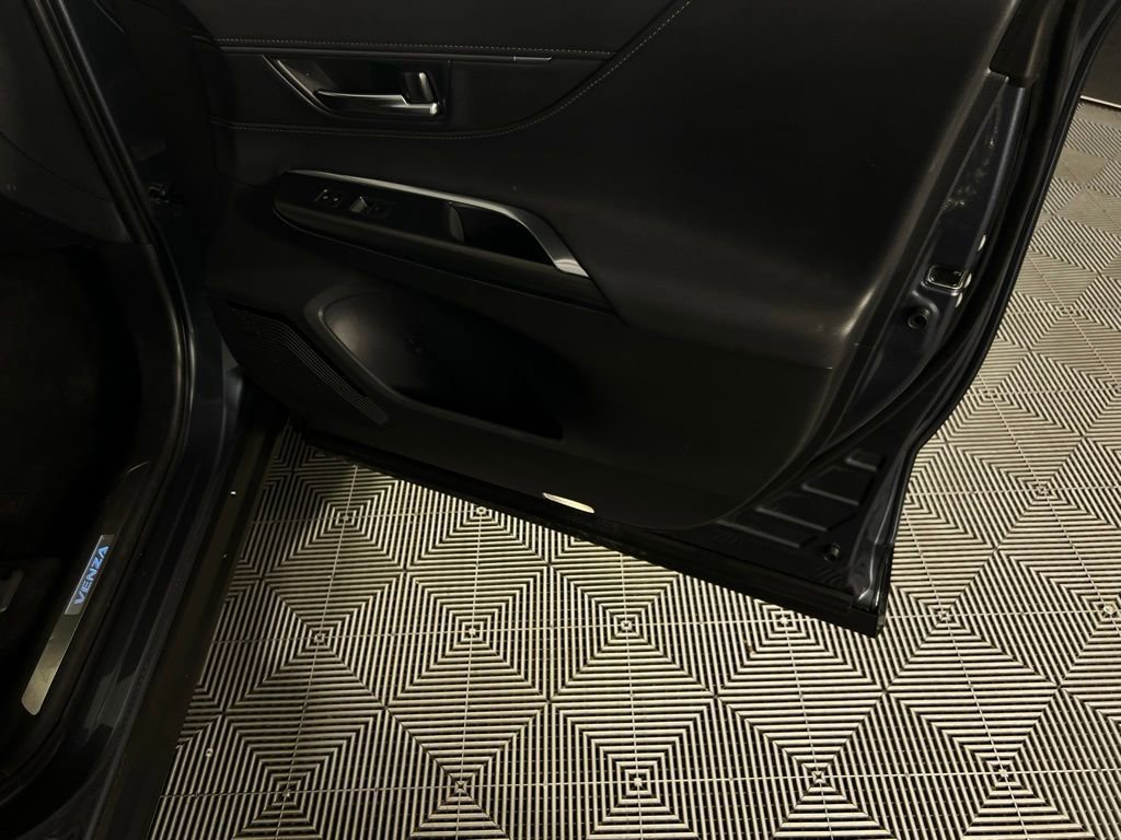 Used 2024 Toyota Venza Limited image 35