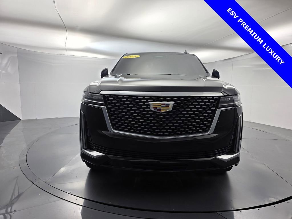 Used 2024 Cadillac Escalade ESV Premium Luxury image 2