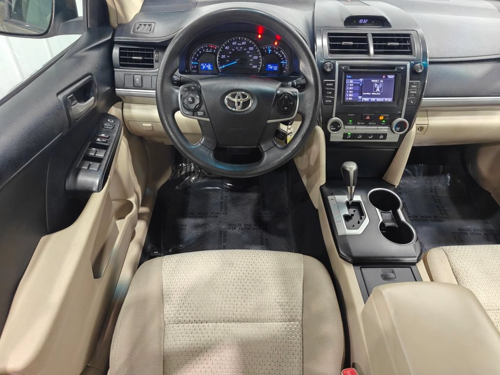 Used 2014 Toyota Camry LE FWD image 4
