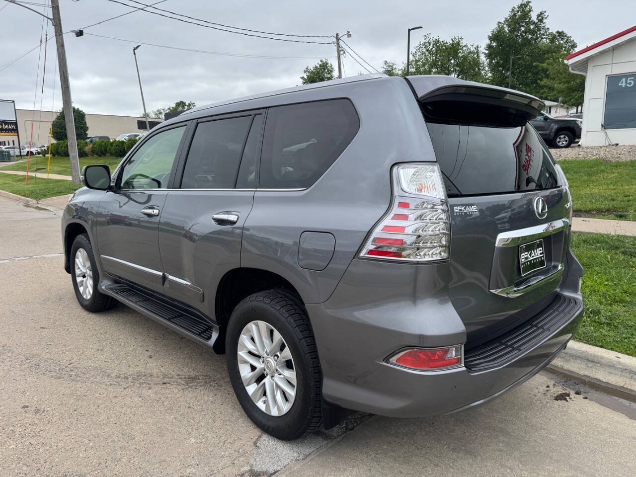 Used 2016 Lexus GX 460 w/ Premium Package AWD/4WD image 3