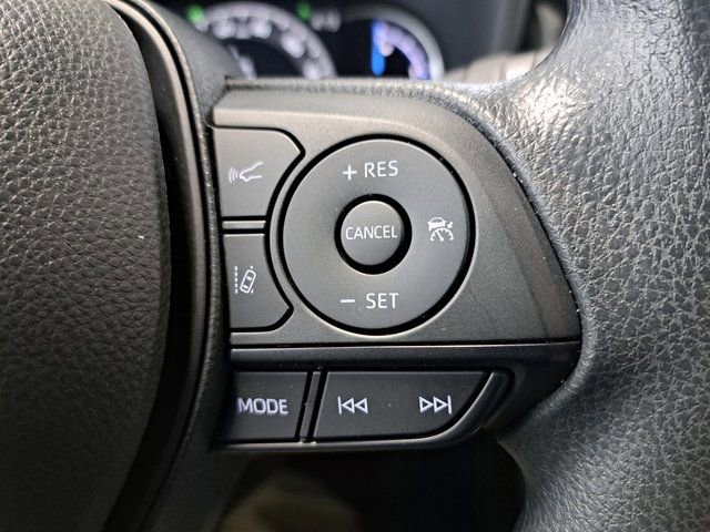 Used 2025 Toyota RAV4 XLE image 18