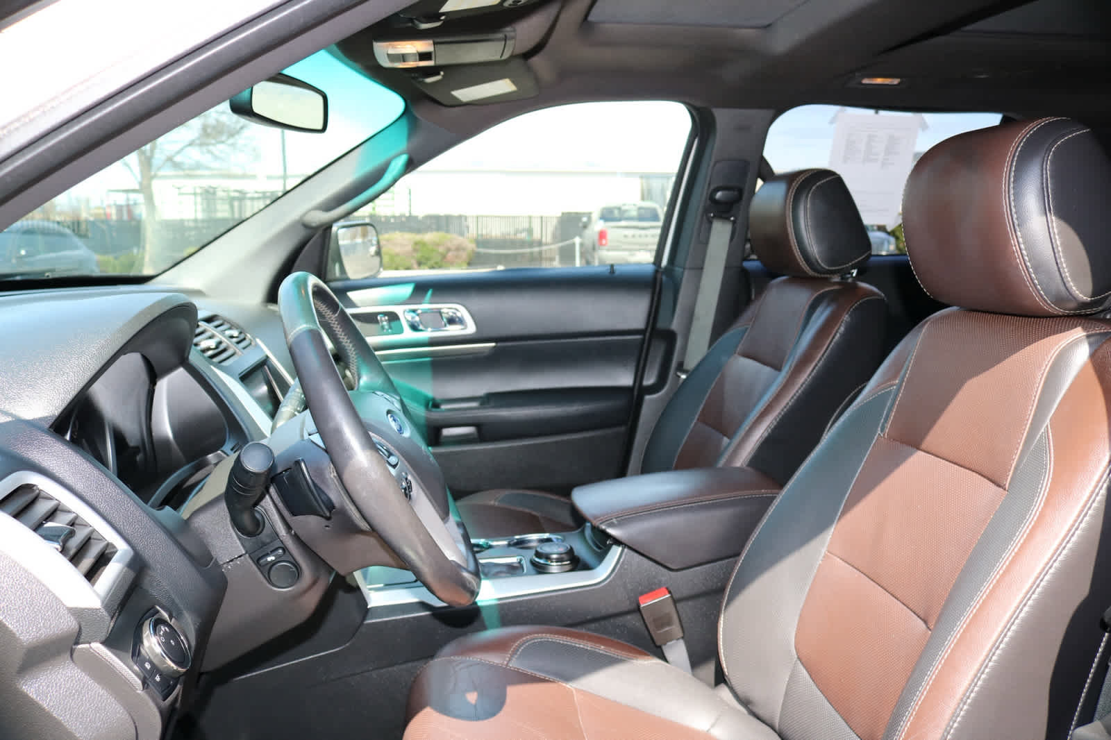 Used 2015 Ford Explorer Sport w/ Equipment Group 401A AWD/4WD image 28