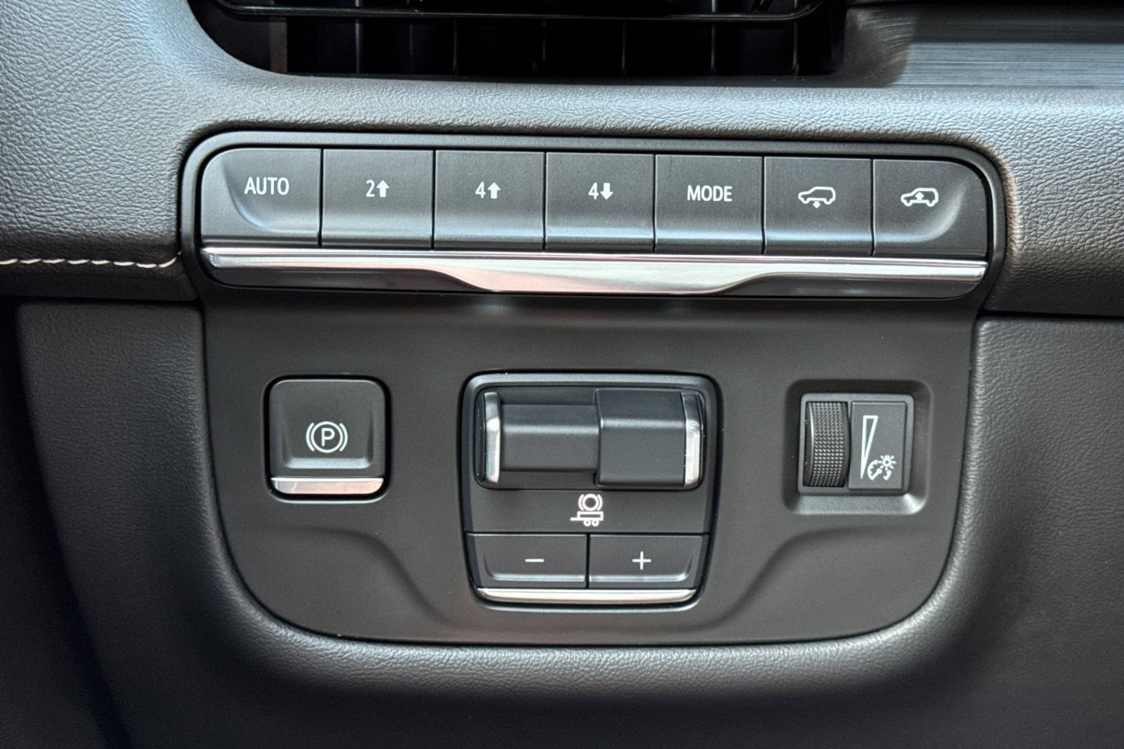 Used 2024 Cadillac Escalade Sport w/ LPO, ONYX Package AWD/4WD image 35