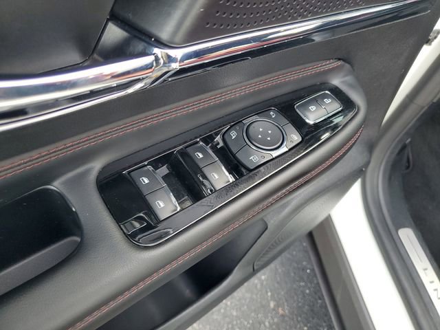 Used 2024 Lincoln Corsair Reserve w/ Rear Removable Package Tray image 21