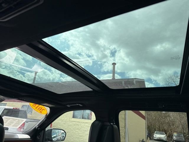 Used 2018 Lincoln Navigator Reserve w/ Technology Package image 15