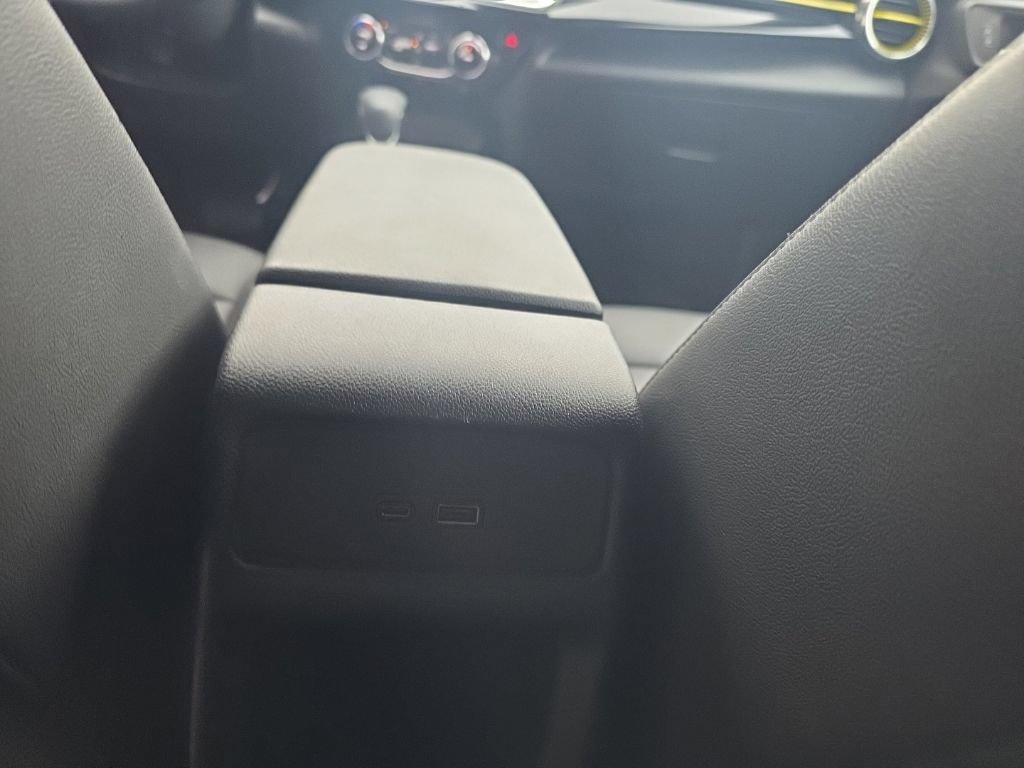Used 2025 Chevrolet Trax ACTIV w/ Sunroof Package FWD image 12