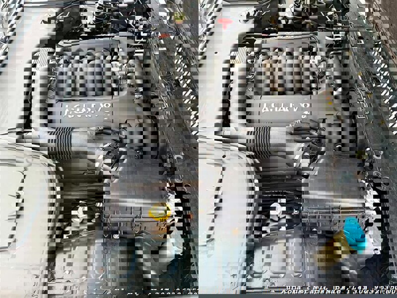 Used 1999 Jaguar XJ8 L image 32