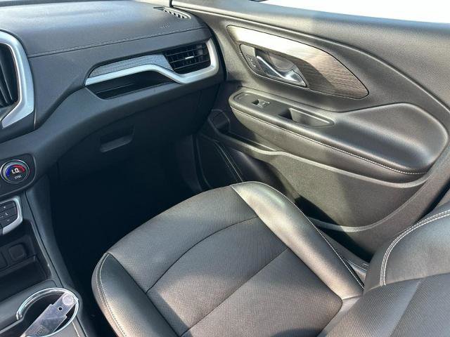 Used 2023 GMC Terrain SLT AWD/4WD image 16