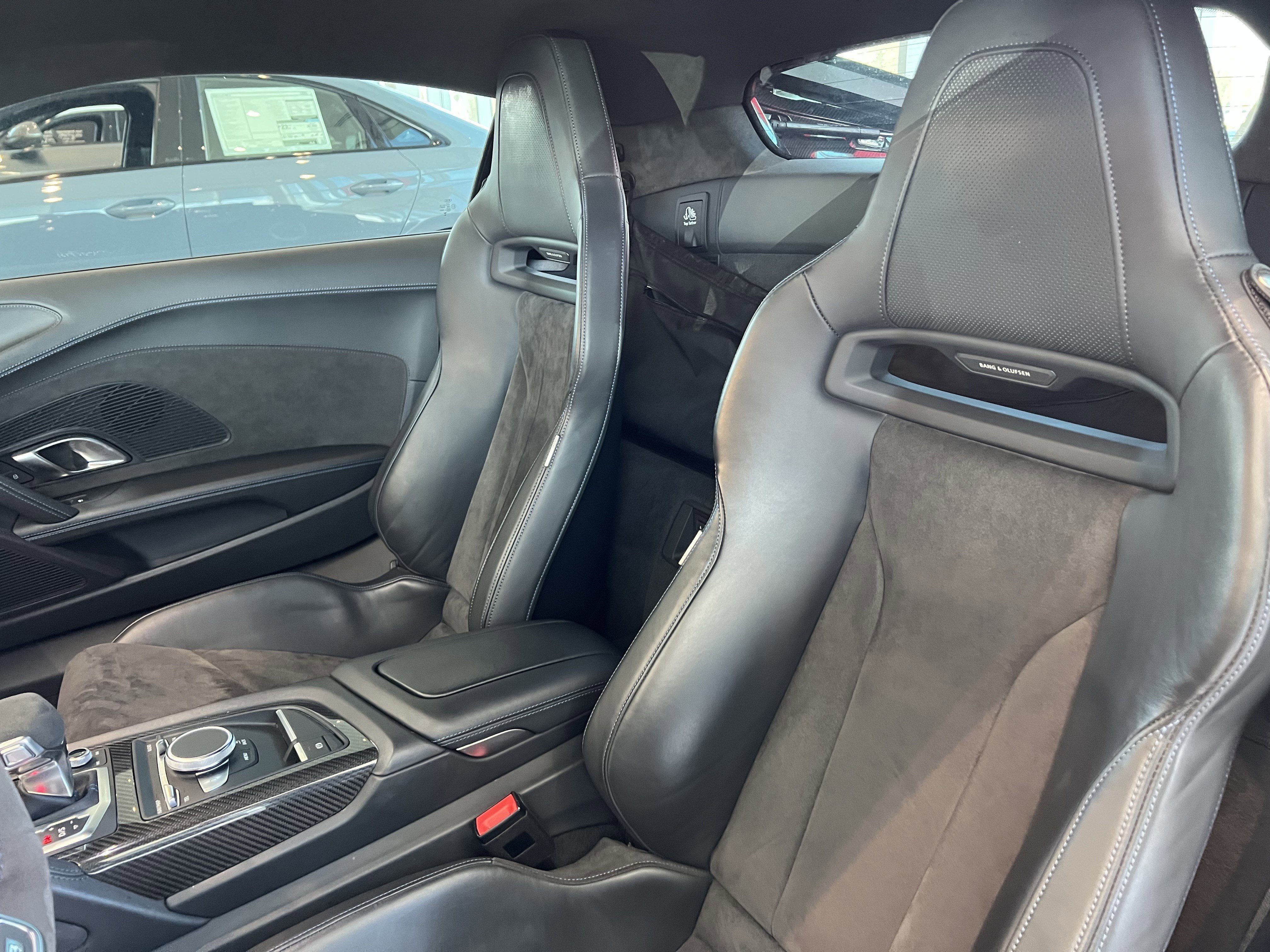 Used 2023 Audi R8 V10 performance w/ R8 Performance Design Package image 33