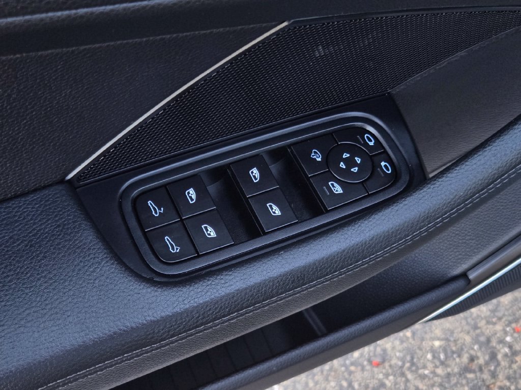 Used 2022 Porsche Panamera Platinum Edition RWD image 15