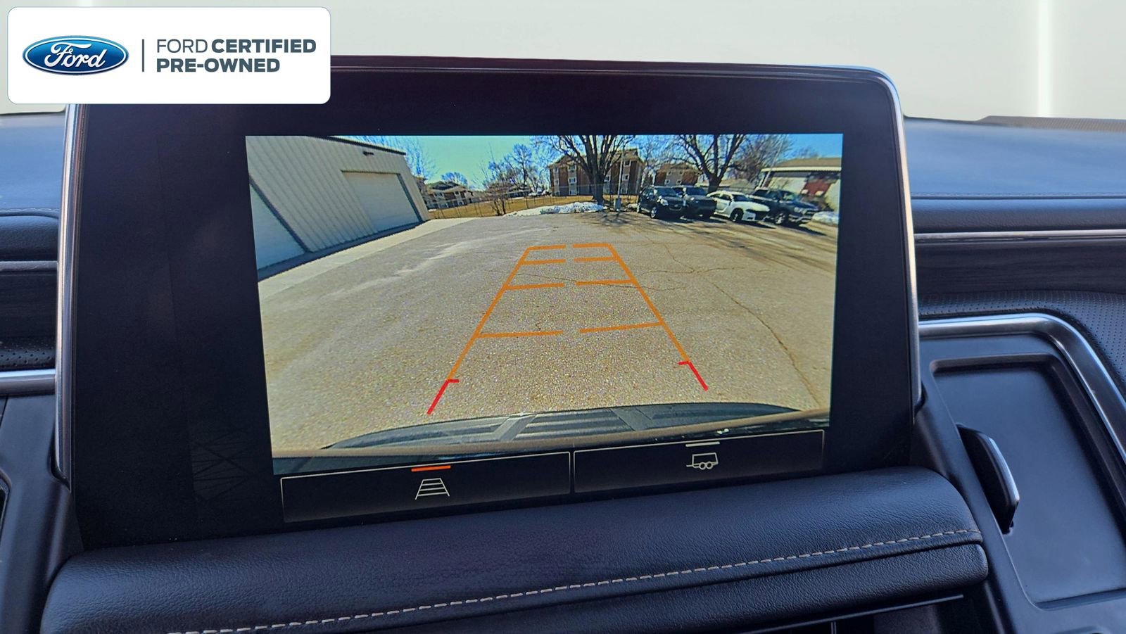 Used 2023 GMC Yukon XL SLT AWD/4WD image 23