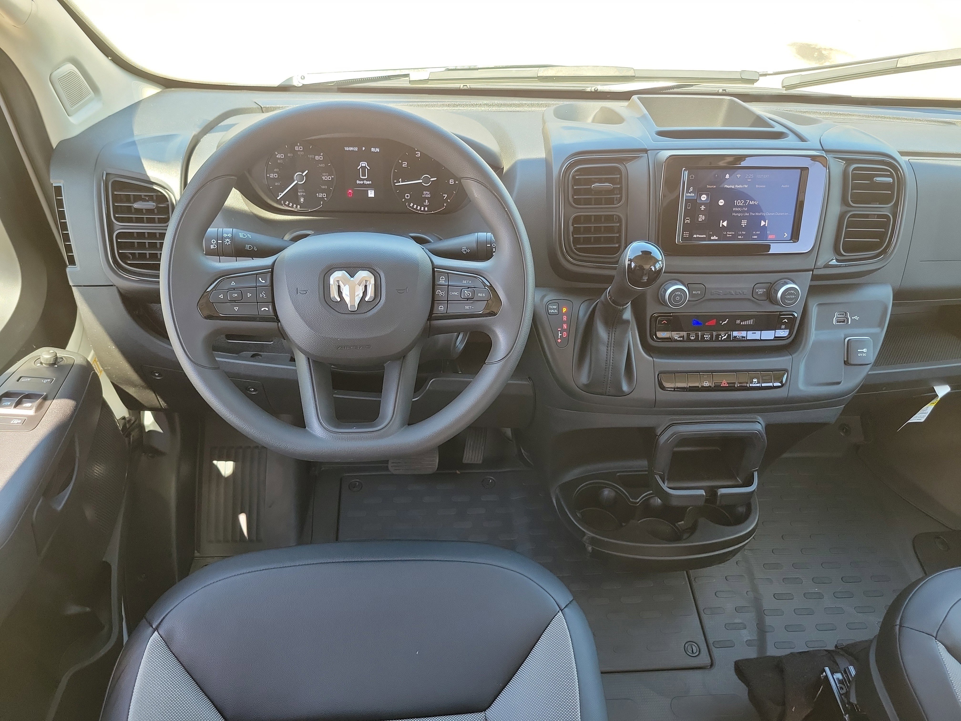 Used 2026 RAM ProMaster 2500 w/ Convenience Group FWD image 19