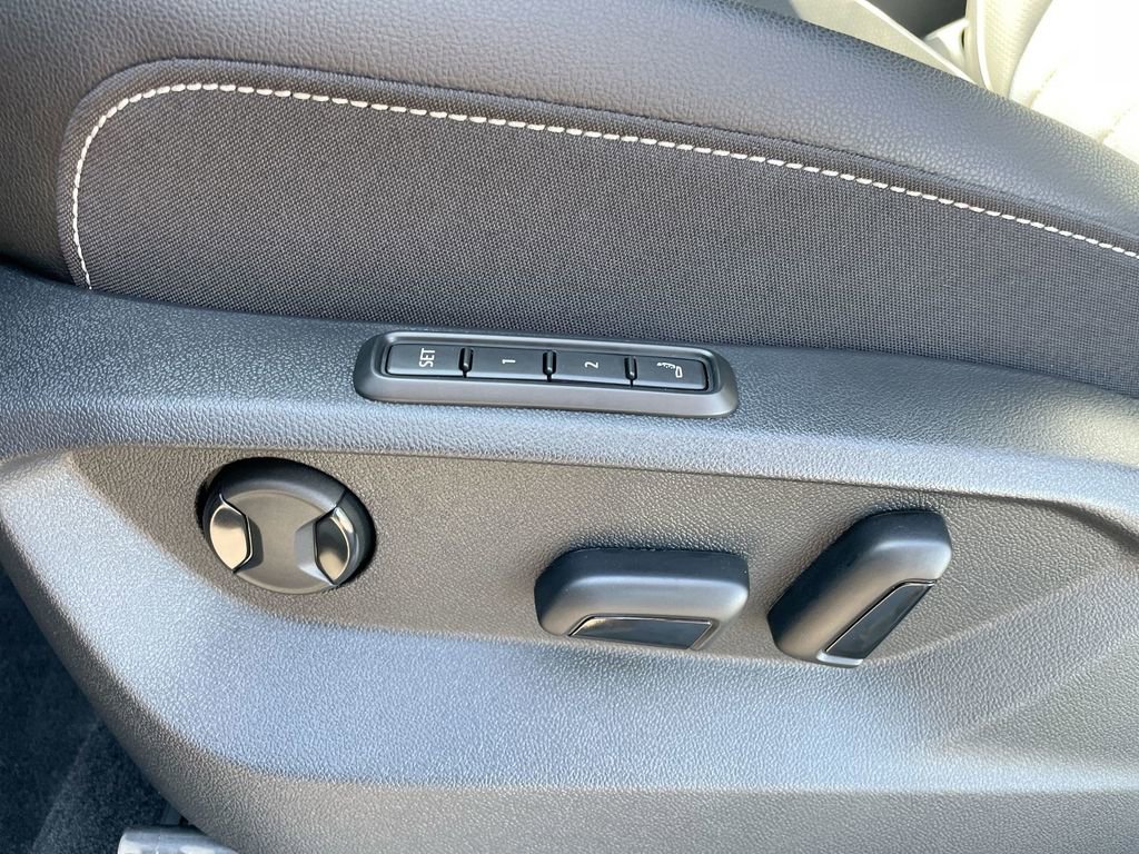 New 2026 Volkswagen Atlas Cross Sport SEL Premium R-Line image 37