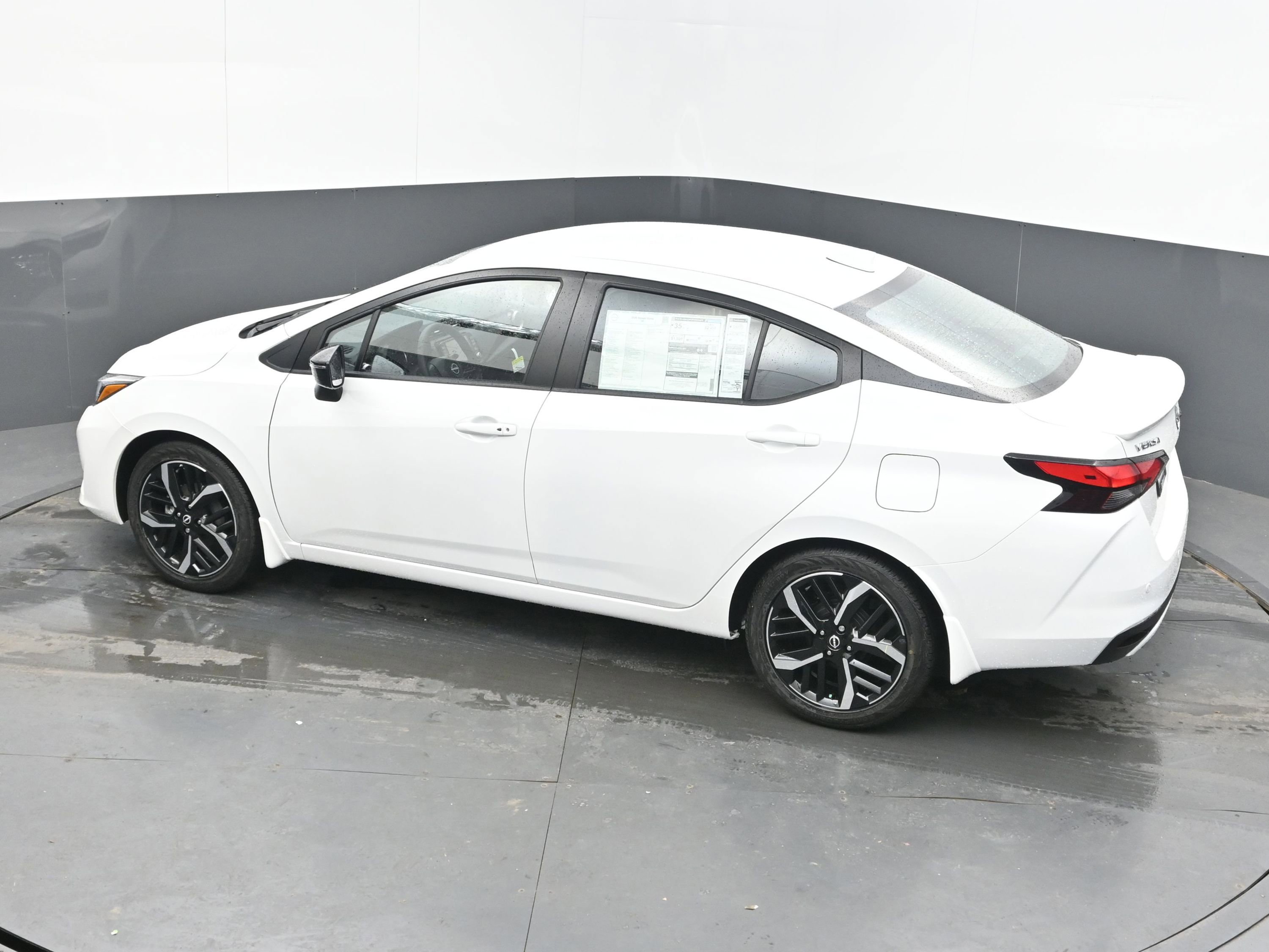 New 2025 Nissan Versa SR image 34