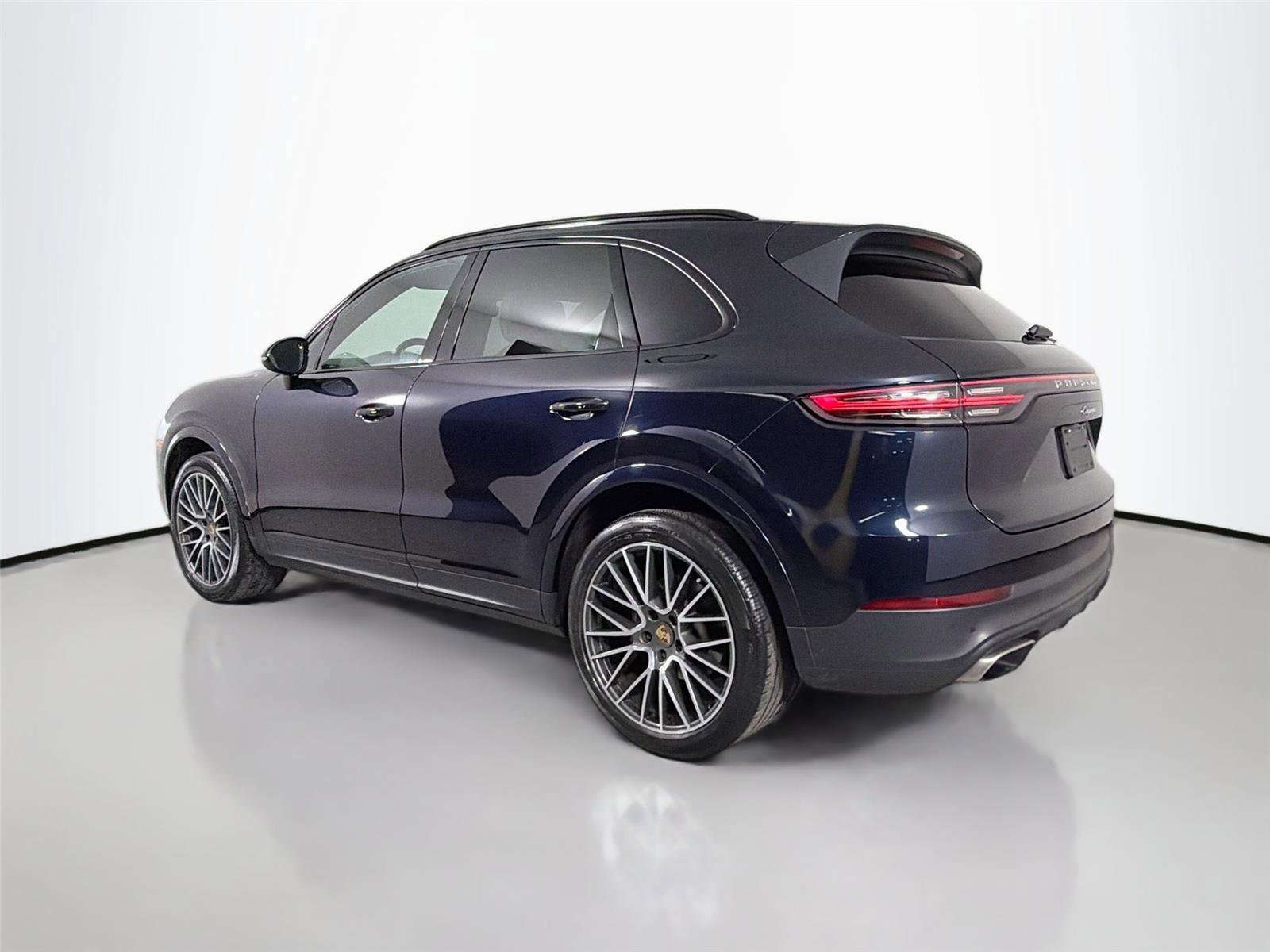 Certified 2022 Porsche Cayenne GTS AWD/4WD image 27