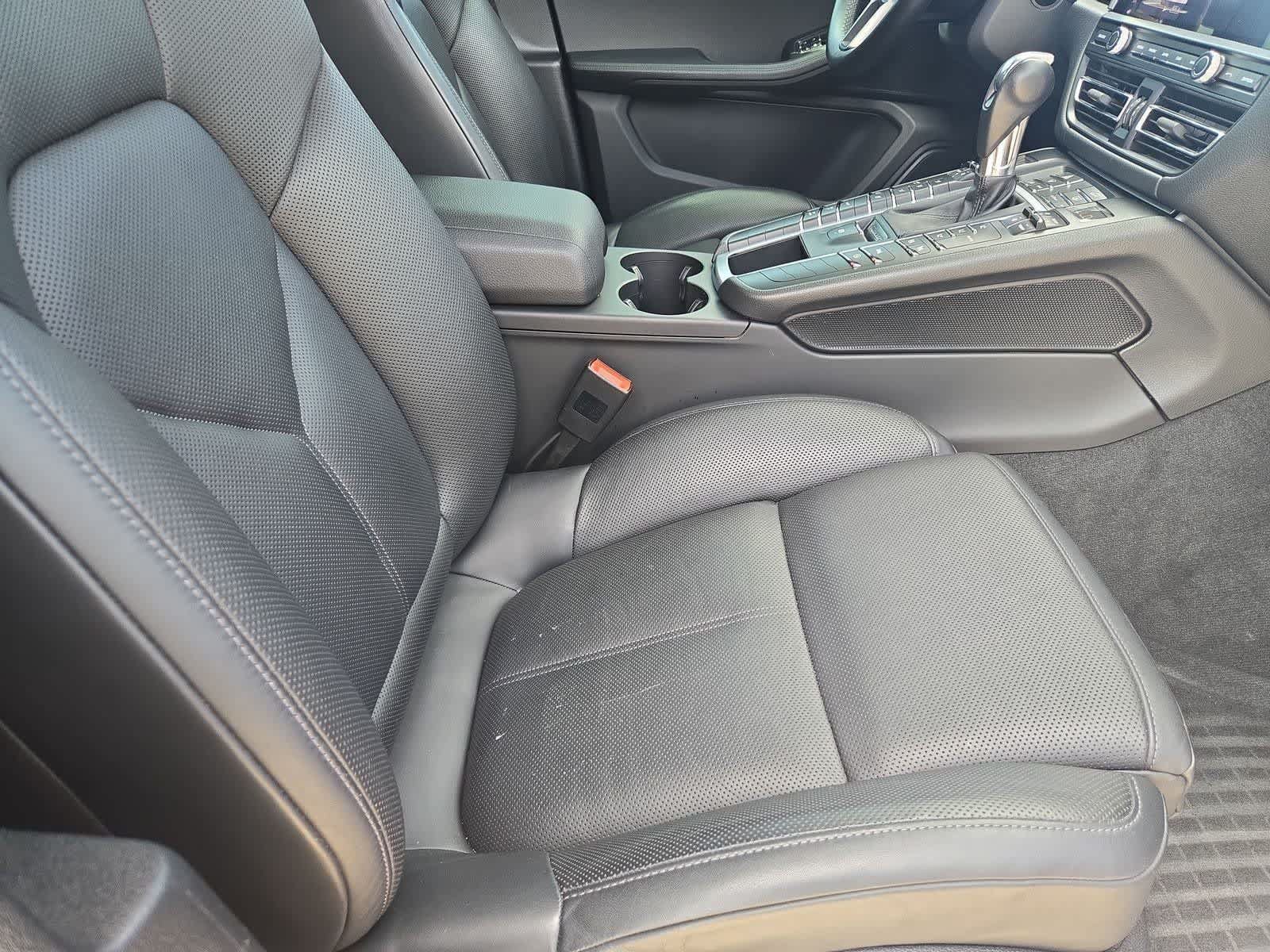 Used 2020 Porsche Macan AWD/4WD image 21