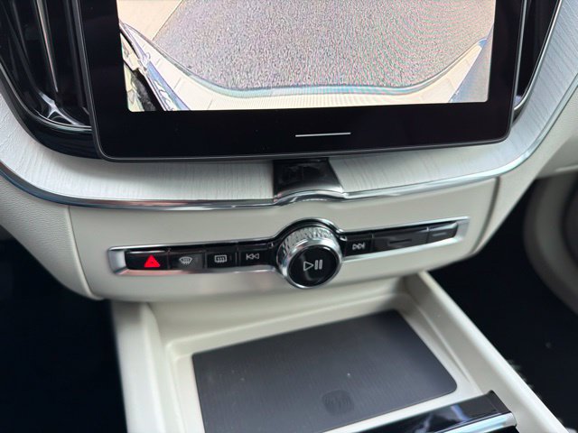 New 2027 Volvo XC60 B5 Ultra AWD/4WD image 19