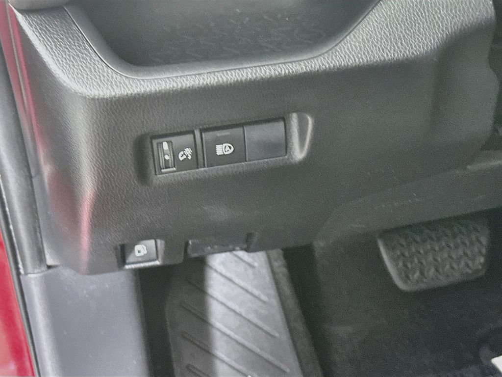 Used 2019 Toyota RAV4 LE w/ All Weather Liner Package AWD/4WD image 15