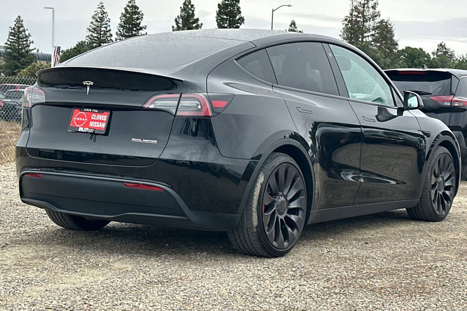 Used 2023 Tesla Model Y Performance AWD/4WD image 3