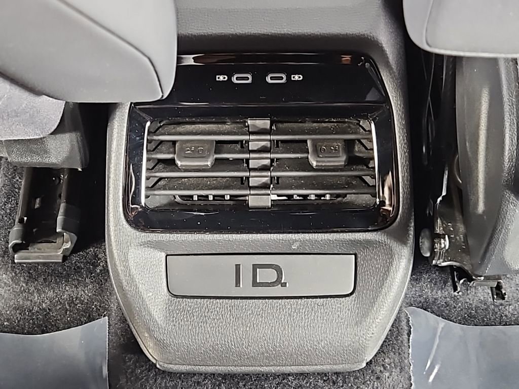 Used 2021 Volkswagen ID.4 Pro image 23