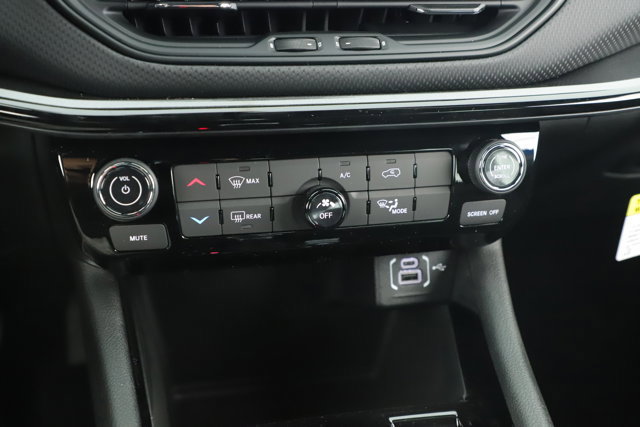 New 2026 Jeep Compass Latitude image 19