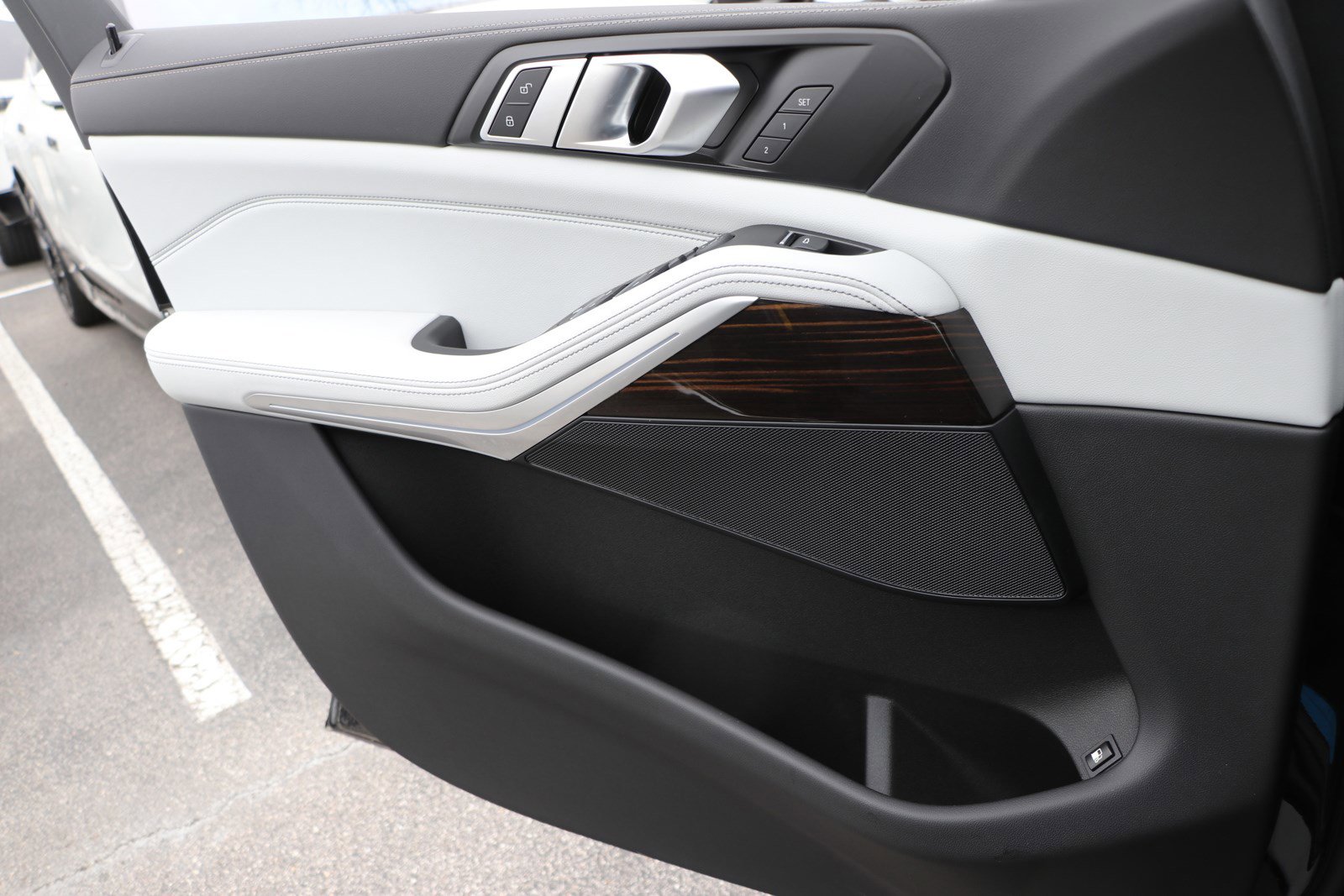 Certified 2025 BMW X5 xDrive50e w/ Parking Assistance Package image 26