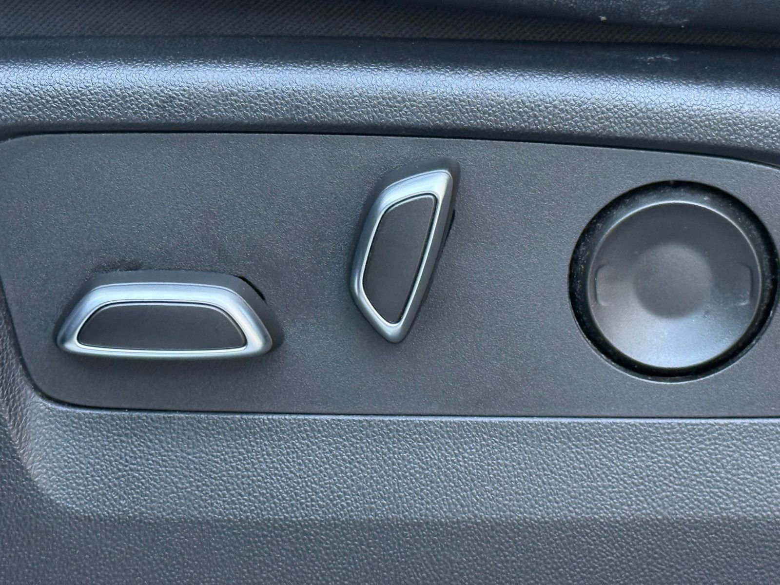 Used 2023 Cadillac Escalade ESV Sport image 35