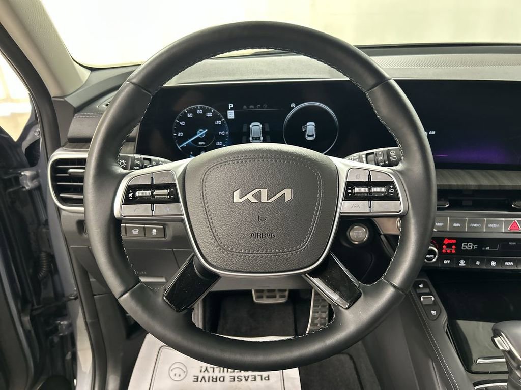 Certified 2025 Kia Telluride SX w/ SX Captain's Chair Package AWD/4WD image 14