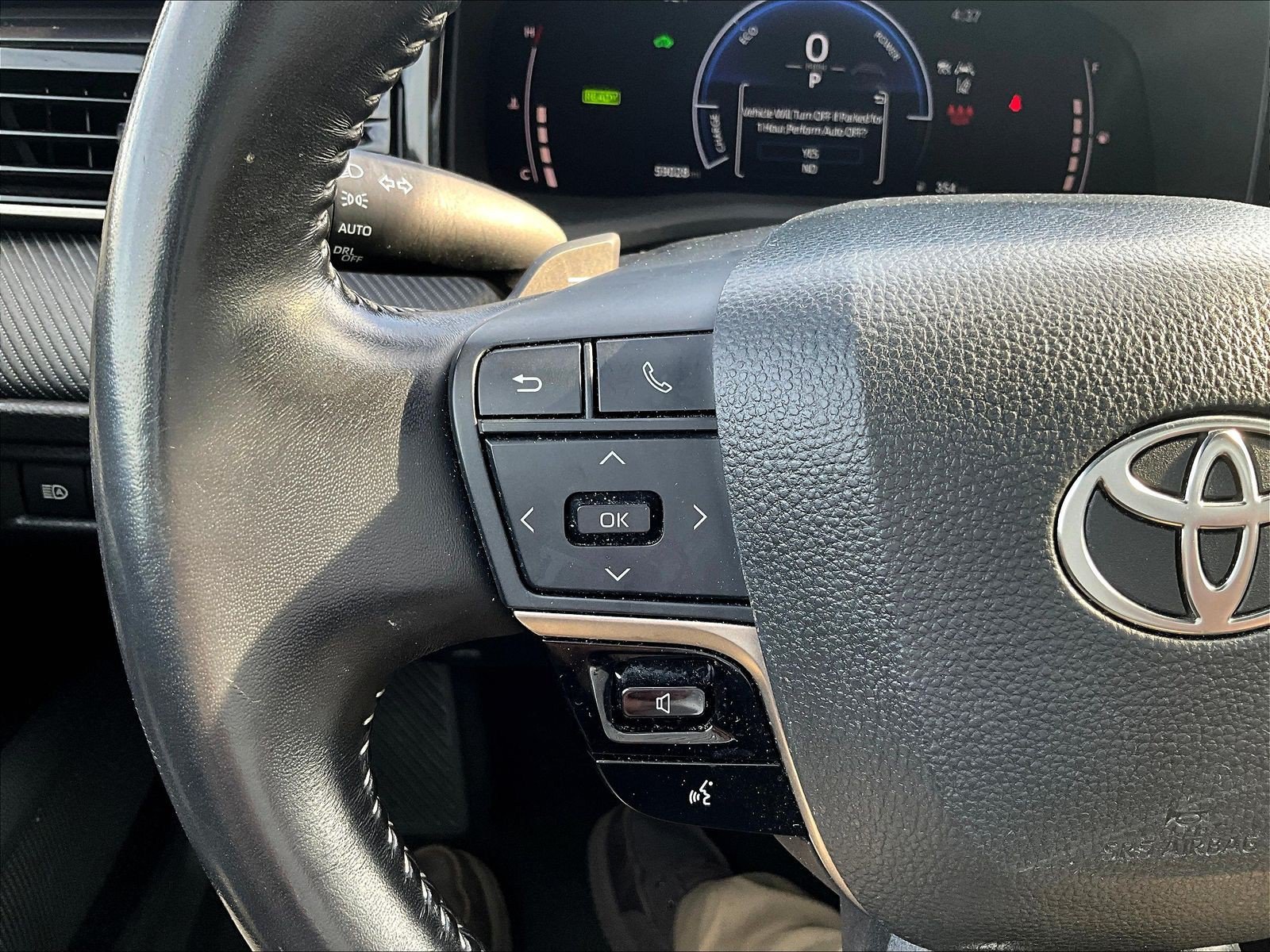 Used 2025 Toyota Camry SE FWD image 11