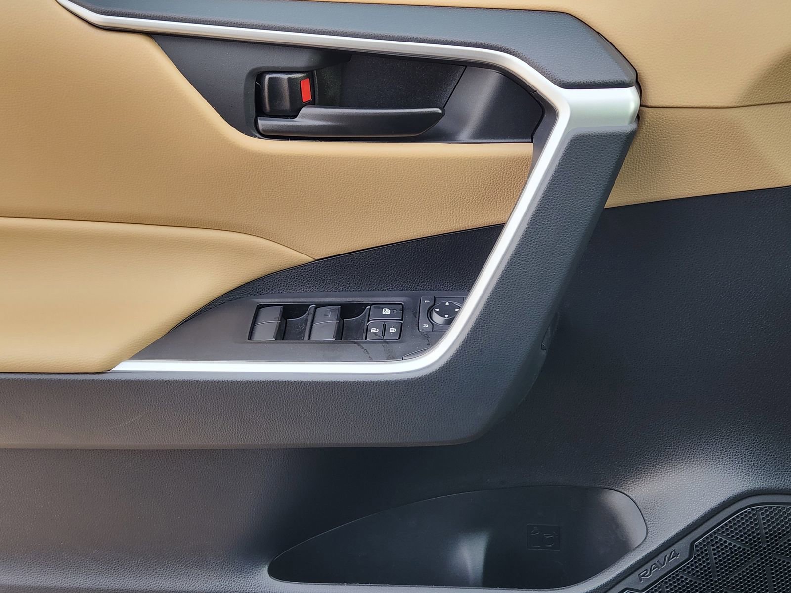 New 2025 Toyota RAV4 LE image 20