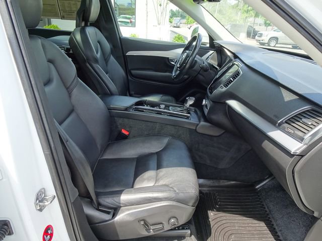 Used 2018 Volvo XC90 T5 Momentum w/ Convenience Package FWD image 17