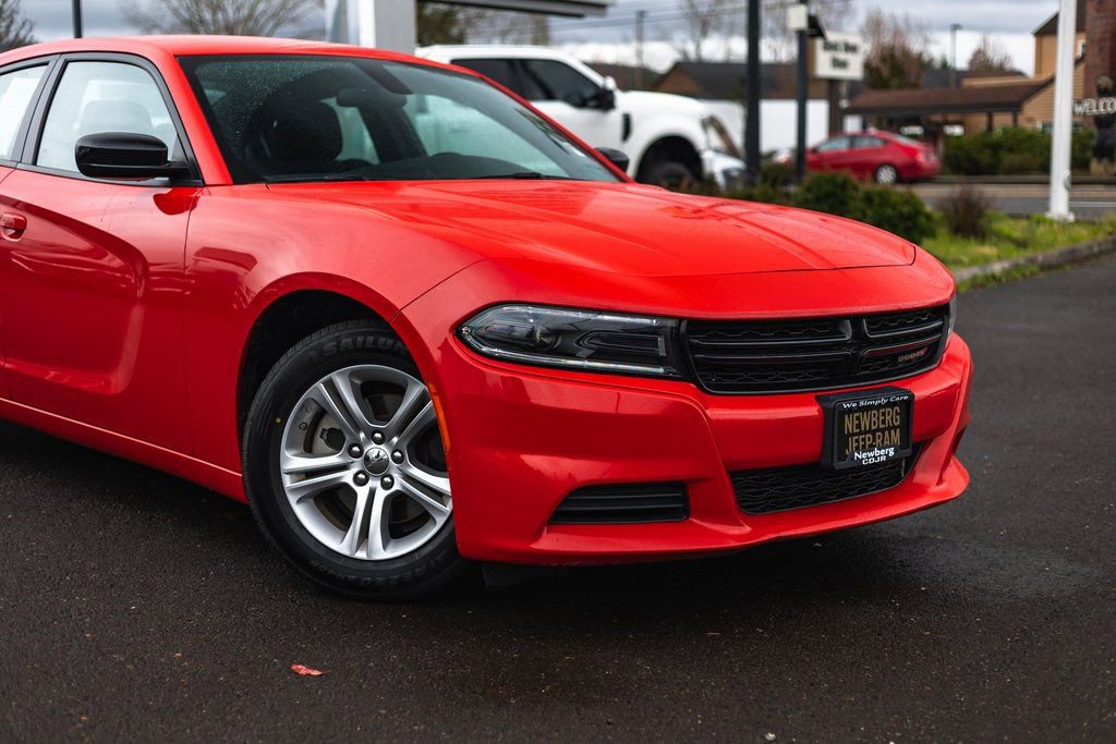 Used 2023 Dodge Charger SXT image 3