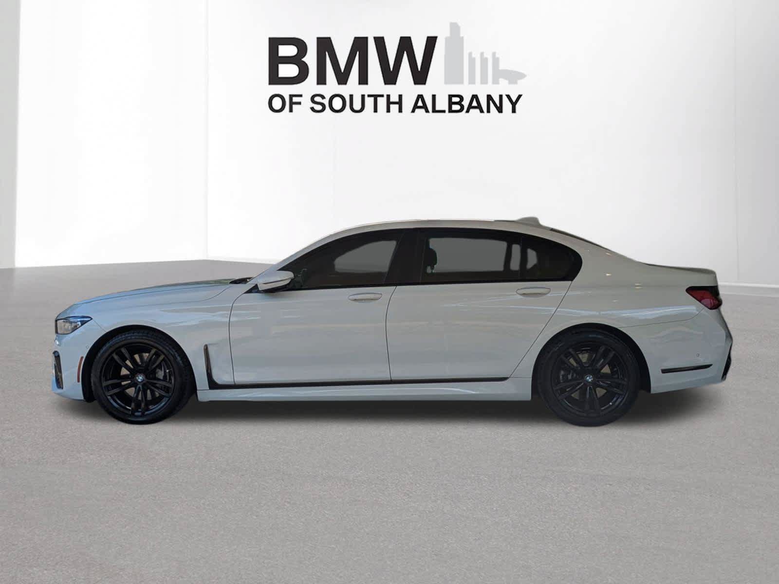 Used 2022 BMW 740i xDrive w/ M Sport Package AWD/4WD image 6