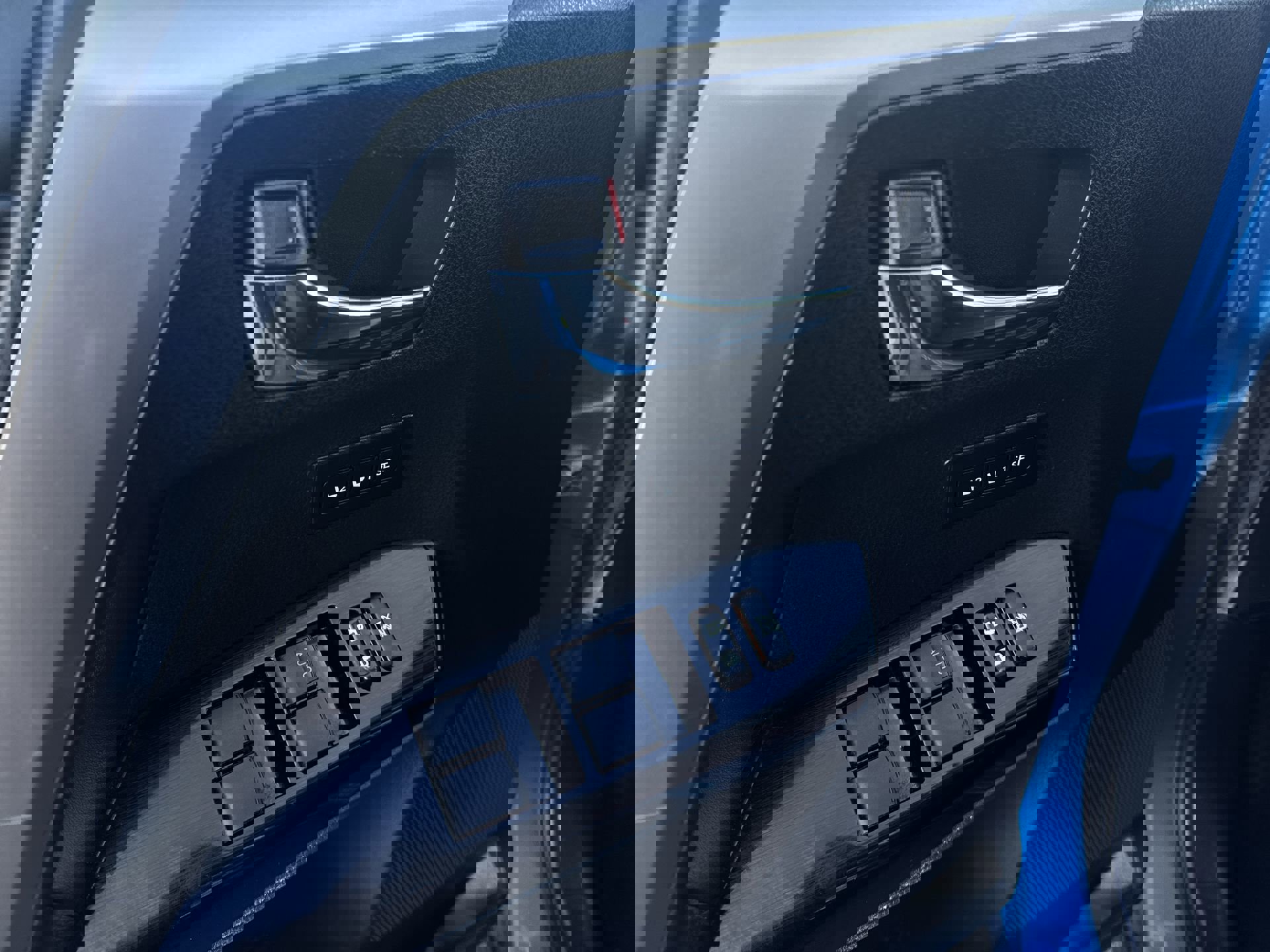 Used 2017 Toyota RAV4 Limited image 23