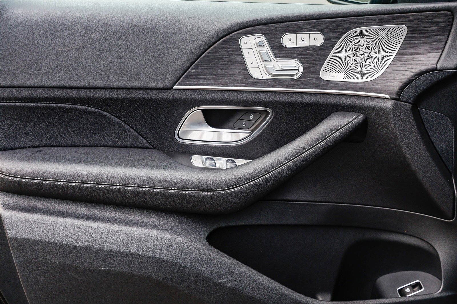 Used 2025 Mercedes-Benz GLS 450 4MATIC image 21