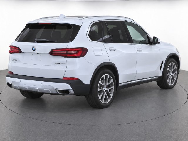 Used 2023 BMW X5 xDrive40i w/ Premium Package AWD/4WD image 4