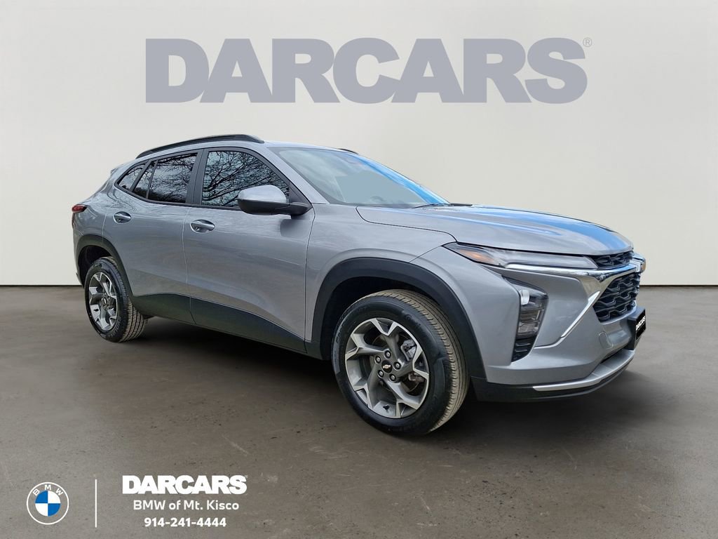Used 2024 Chevrolet Trax LT w/ Driver Confidence Package image 1
