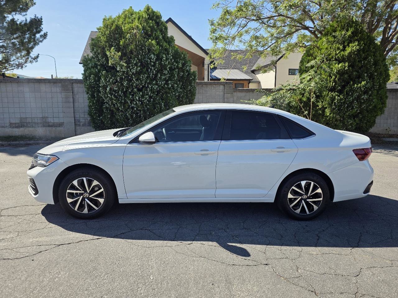 Used 2022 Volkswagen Jetta S image 2