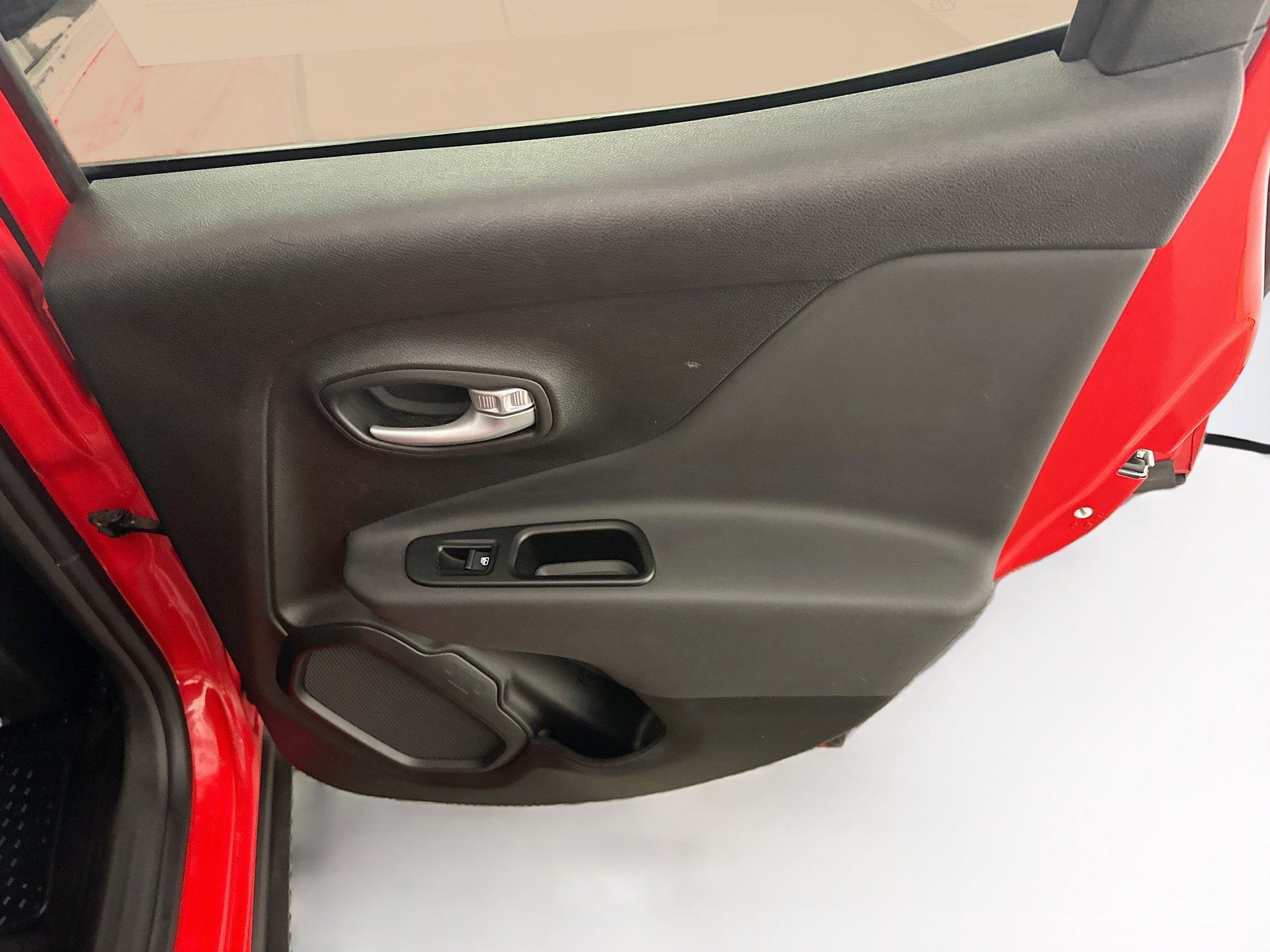 Used 2023 Jeep Renegade Trailhawk AWD/4WD image 30