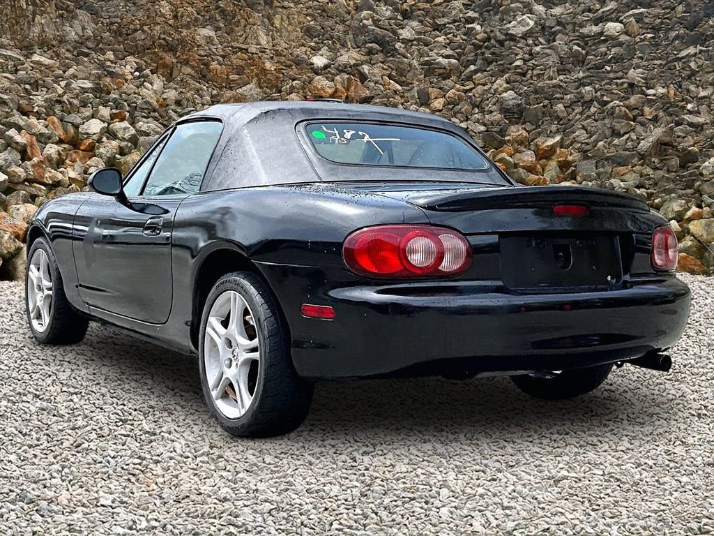 Used 2005 MAZDA MX-5 Miata LS RWD image 10