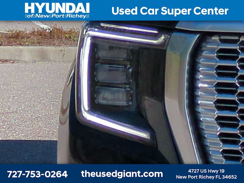 Used 2024 GMC Yukon XL Denali w/ Advanced Technology Package AWD/4WD image 9