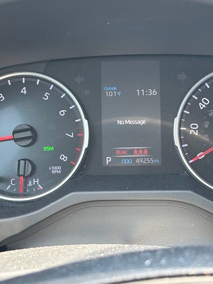 Used 2021 Toyota RAV4 XLE AWD/4WD image 13