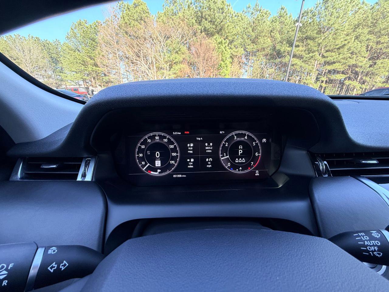 Used 2020 Land Rover Discovery Sport SE image 19